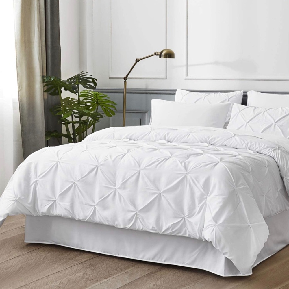 White Bed Skirt - Full/Queen Sized